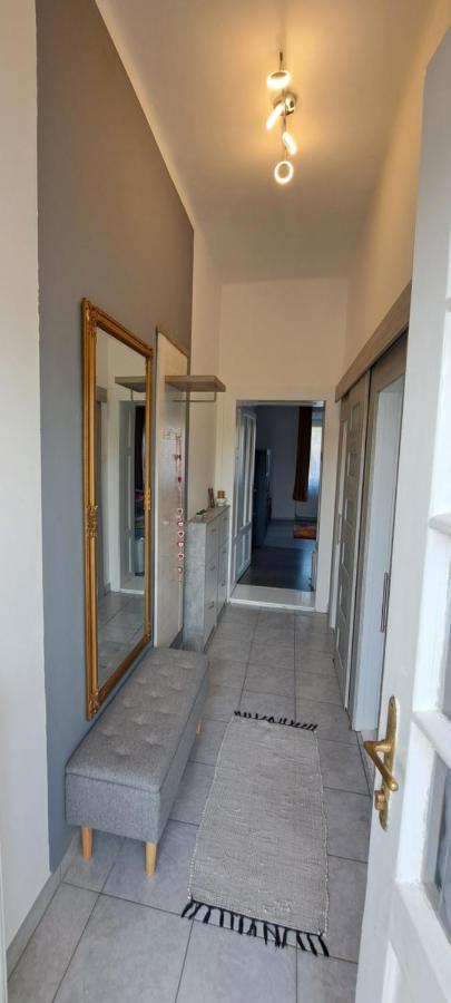 Napraforgo Apartman Lägenhet Szeged Exteriör bild